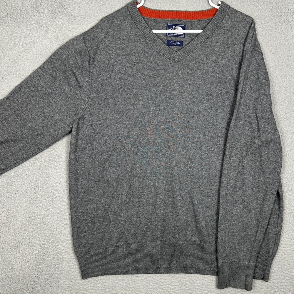 The North Face Sweater Mens 2XL V-Neck Grey Knit Casual Pullover Wool Blend EUC
